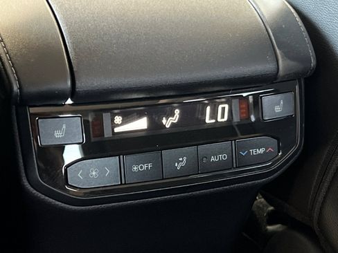New 2026 Toyota Highlander Platinum AWD/4WD image 15