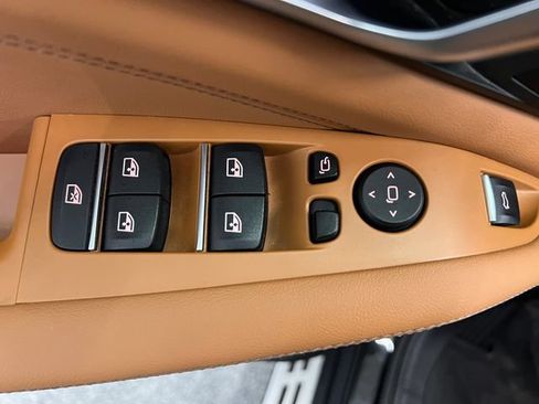 Used 2024 BMW X5 xDrive40i w/ Parking Assistance Package AWD/4WD image 17