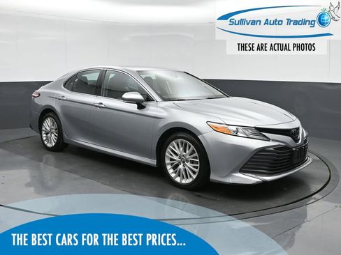 Used 2019 Toyota Camry XLE image 1