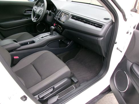 Used 2021 Honda HR-V EX image 9