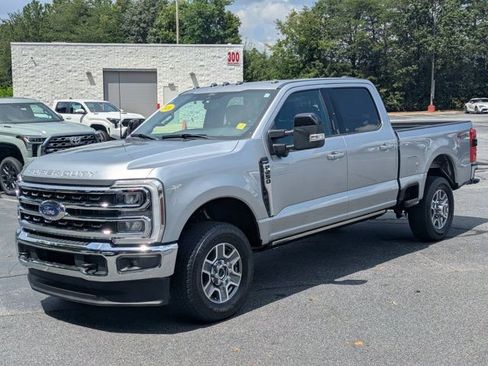 Used 2024 Ford F250 Lariat AWD/4WD image 3