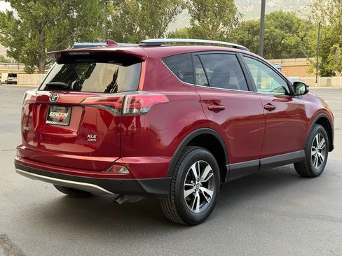 Used 2018 Toyota RAV4 XLE AWD/4WD image 8