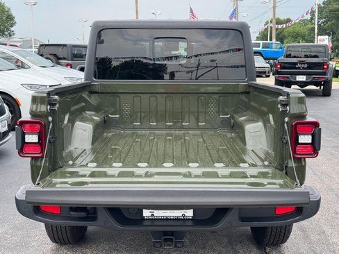 Used 2022 Jeep Gladiator Sport AWD/4WD image 5