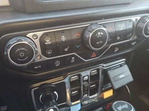 Used 2021 Jeep Wrangler Unlimited Sport AWD/4WD image 16