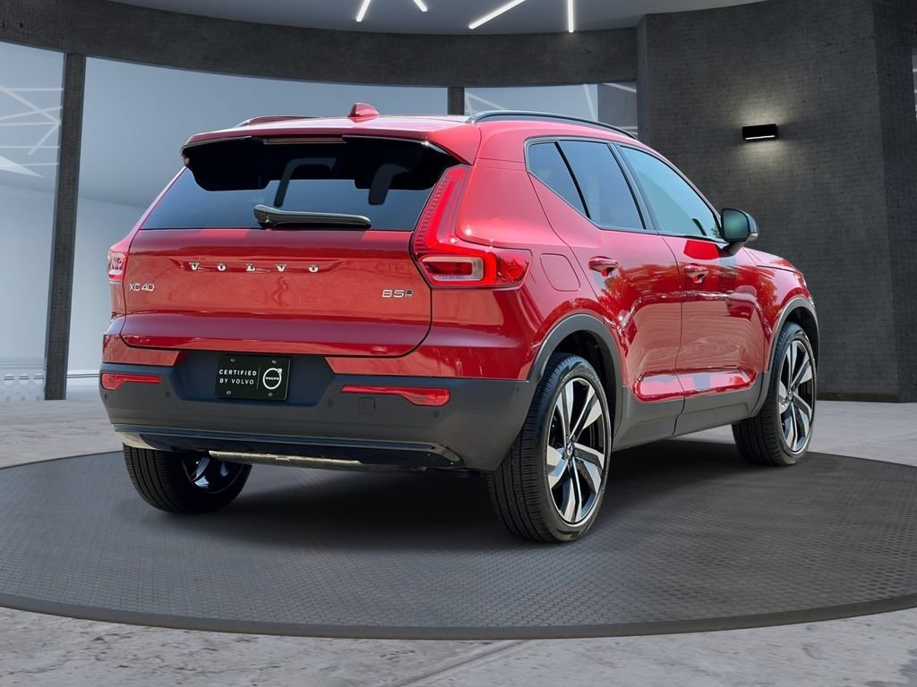 Used 2024 Volvo XC40 B5 Plus w/ Protection Package Premier AWD/4WD image 4