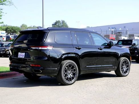 Used 2025 Jeep Grand Cherokee L Summit AWD/4WD image 5