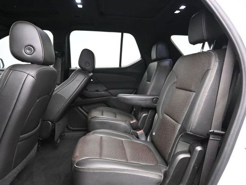 Used 2023 Chevrolet Traverse High Country FWD image 11