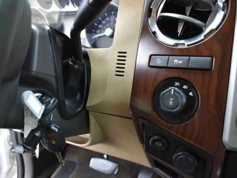 Used 2016 Ford F350 Lariat w/ Lariat Interior Package AWD/4WD image 40