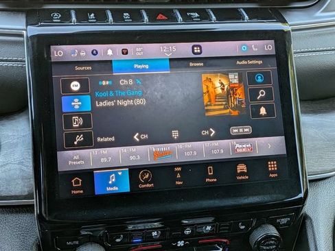 Certified 2023 Jeep Grand Cherokee Overland AWD/4WD image 24