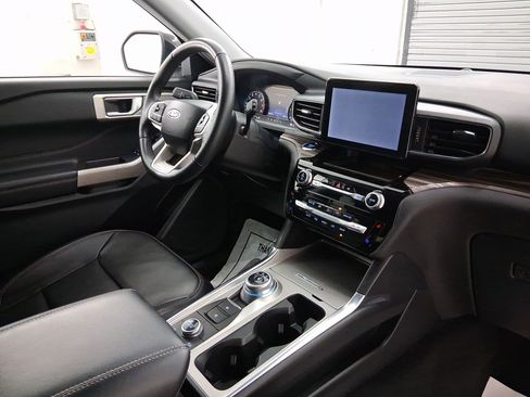 Used 2023 Ford Explorer Limited image 15