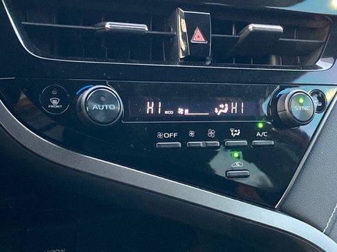 Used 2022 Toyota Camry SE w/ Convenience Package image 24