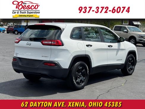 Used 2016 Jeep Cherokee Sport image 4