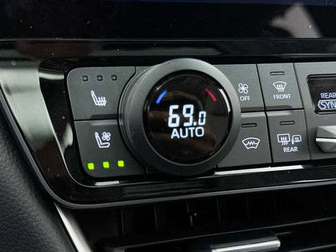 Used 2025 Toyota Grand Highlander FWD image 27