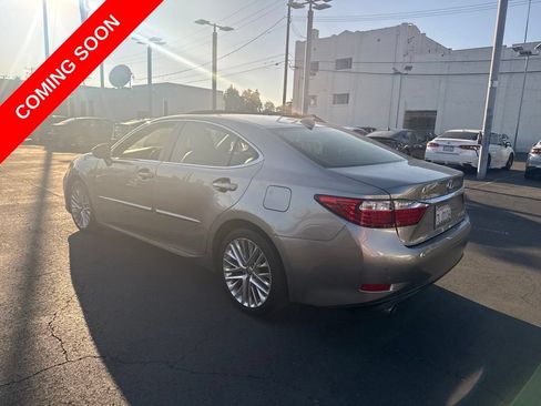 Used 2015 Lexus ES 350 w/ Luxury Package FWD image 6