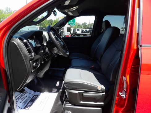 Used 2021 RAM 5500 Tradesman w/ Chrome Appearance Group image 17