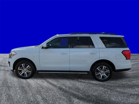 Certified 2022 Ford Expedition XLT RWD image 7