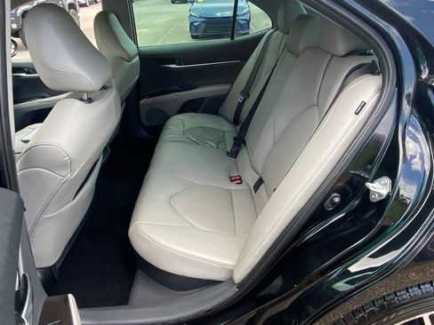 Used 2022 Toyota Camry XLE w/ Navigation Upgrade Package FWD image 8