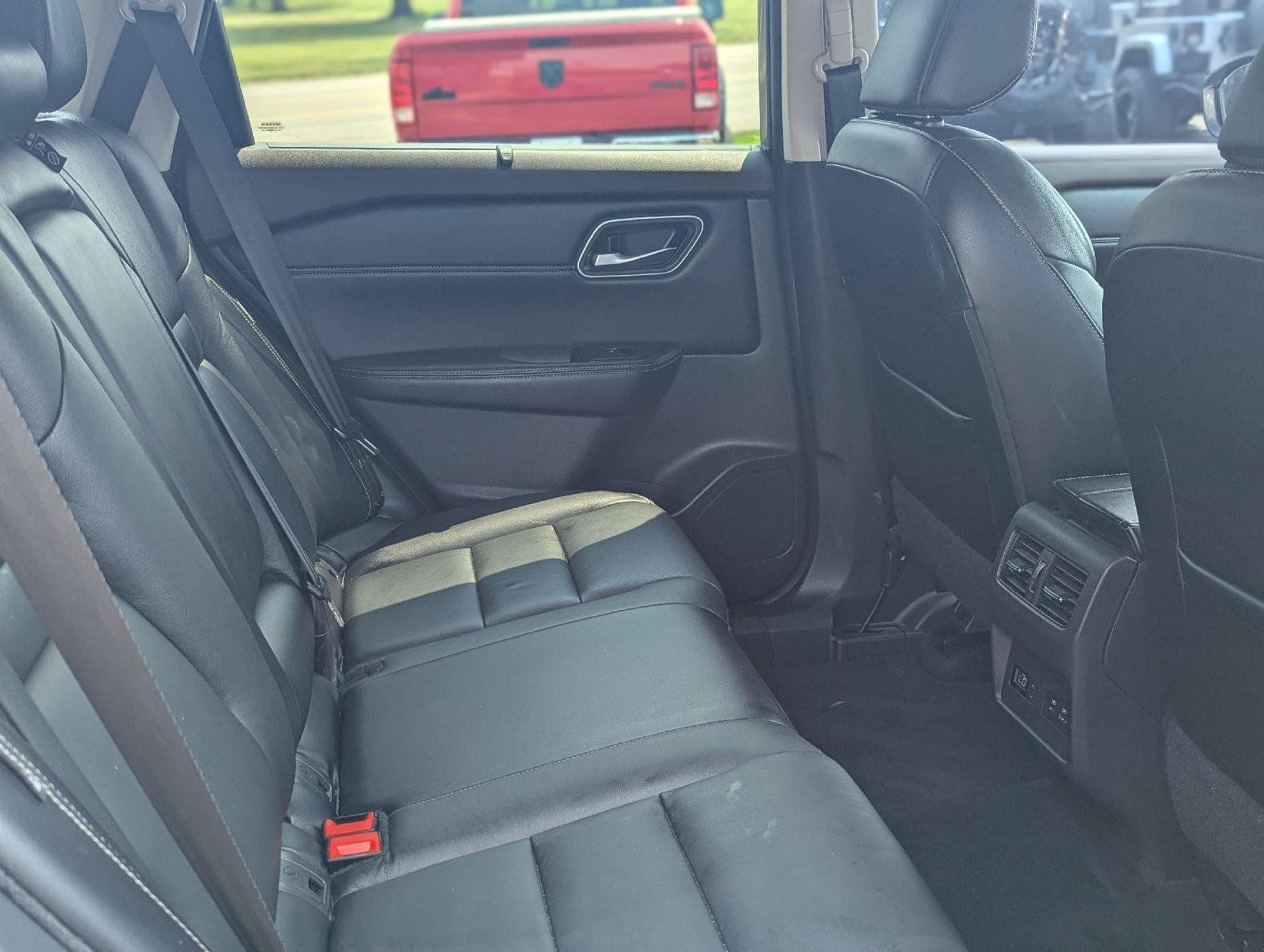 Used 2021 Nissan Rogue SL AWD/4WD image 34