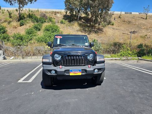 Used 2021 Jeep Wrangler Unlimited Sport AWD/4WD image 2