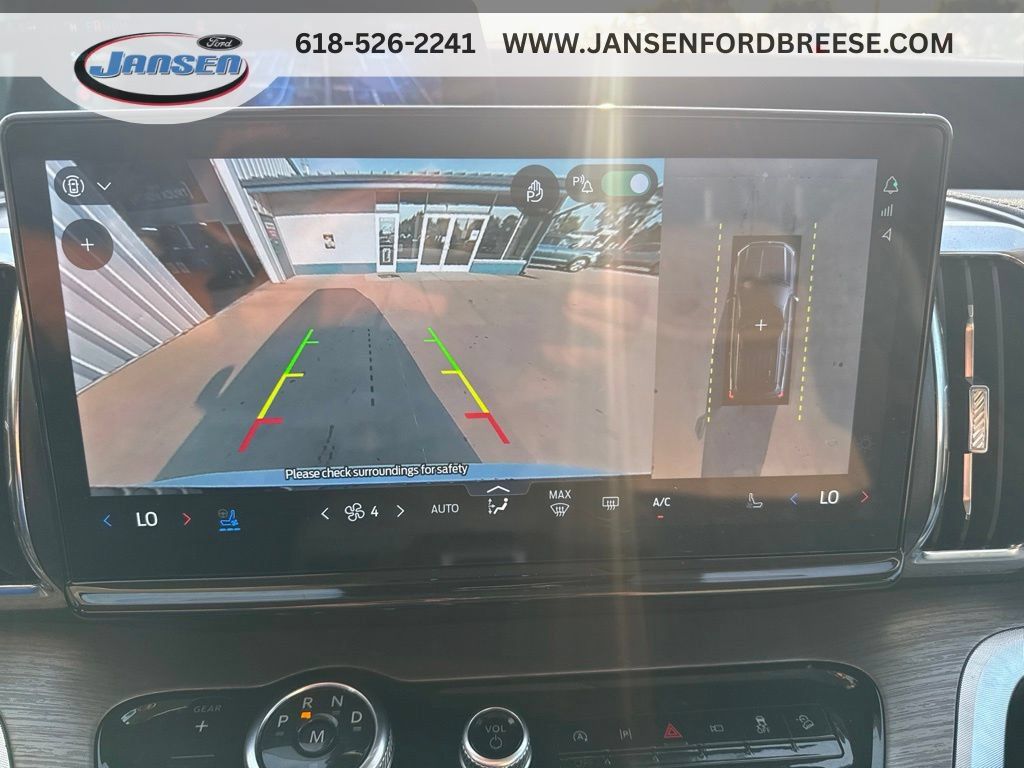 Used 2025 Ford Expedition Platinum AWD/4WD image 19