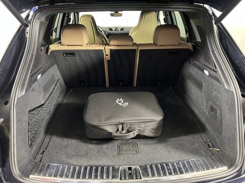 Certified 2022 Porsche Cayenne Platinum Edition w/ Premium Package Plus image 17