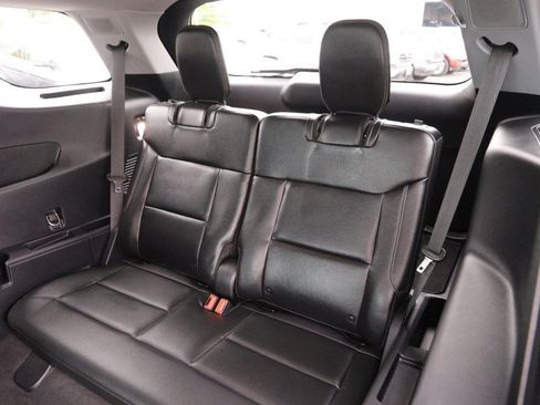 Used 2022 Ford Explorer Limited w/ Equipment Group 301A AWD/4WD image 11