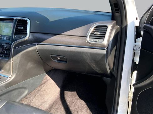 Used 2018 Jeep Grand Cherokee Limited AWD/4WD image 18