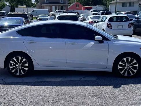 Used 2019 Ford Fusion SE AWD/4WD image 6