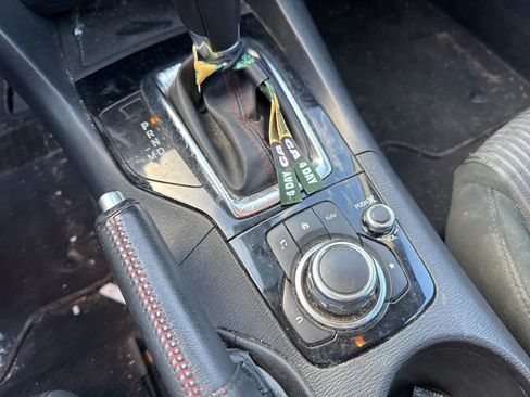 Used 2014 MAZDA MAZDA3 i Touring w/ Technology Package image 7