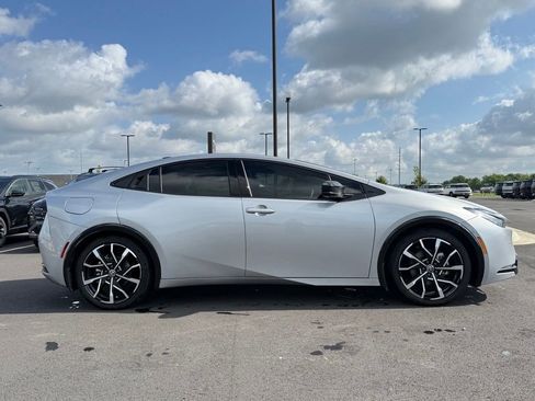 Used 2024 Toyota Prius Prime Premium w/ Advanced Technology Package FWD image 4