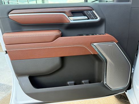 New 2025 GMC Sierra 2500 Denali Ultimate image 12