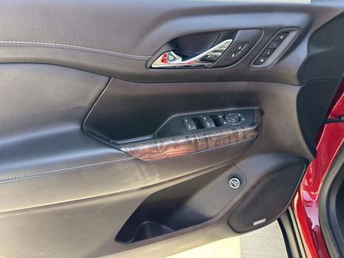 Used 2023 GMC Acadia Denali FWD image 21