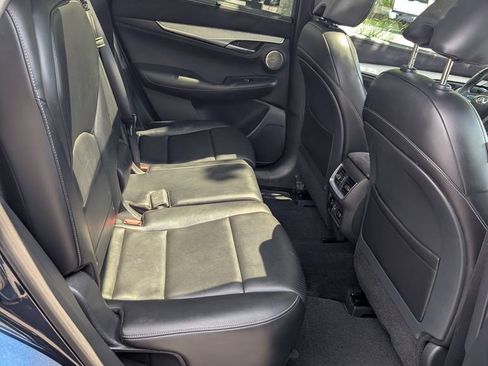 Used 2019 INFINITI QX50 Essential w/ Sensory Package AWD/4WD image 18