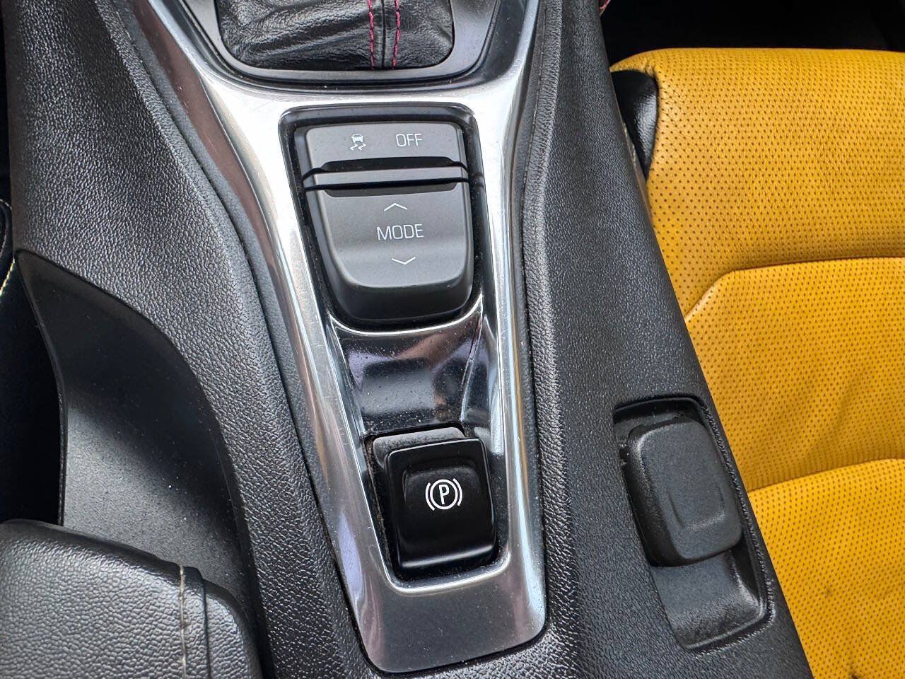 Used 2020 Chevrolet Camaro SS RWD image 25