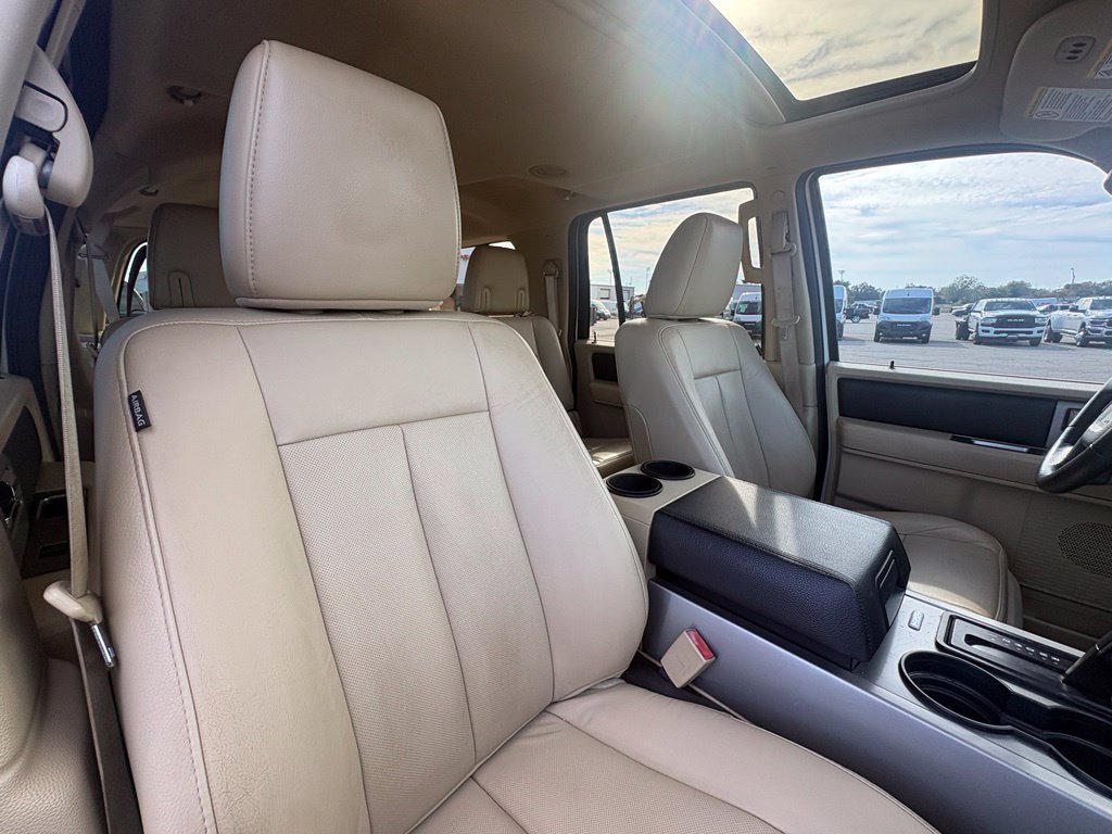 Used 2016 Ford Expedition EL XLT w/ Equipment Group 202A RWD image 31
