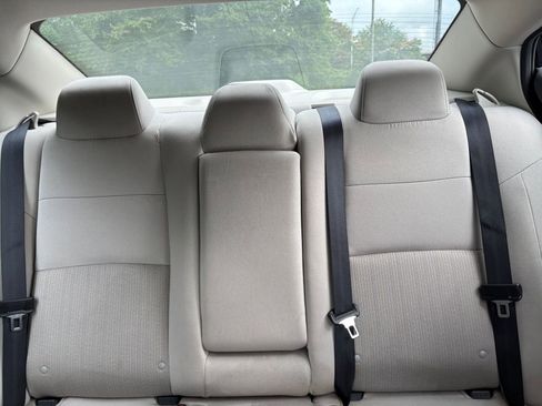 Used 2025 Nissan Altima 2.5 SV FWD image 38