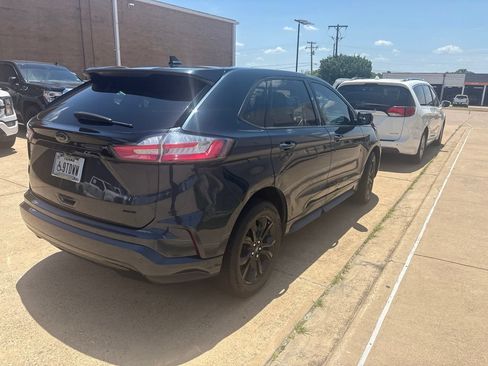 Used 2022 Ford Edge SE w/ Black Appearance Package AWD/4WD image 3