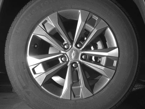 Used 2025 Chevrolet Equinox LT FWD image 13