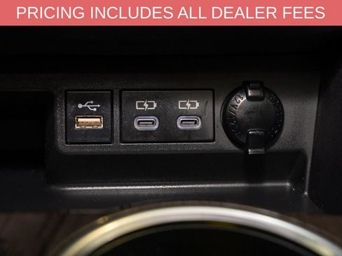 Used 2023 Toyota Highlander Limited FWD image 18