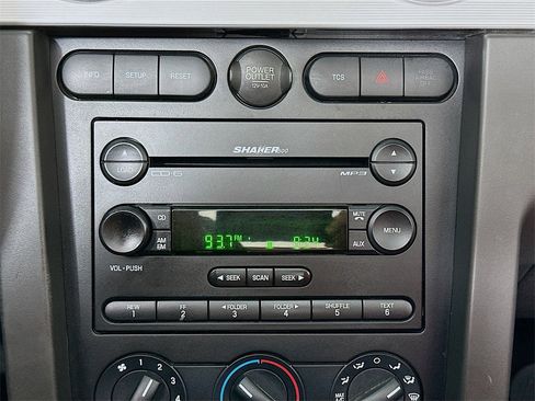 Used 2005 Ford Mustang GT Premium image 15