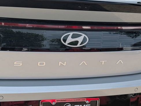 Used 2025 Hyundai Sonata Limited FWD image 8