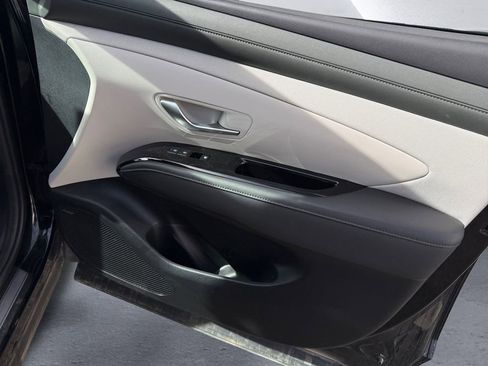 Used 2025 Hyundai Tucson Limited image 15