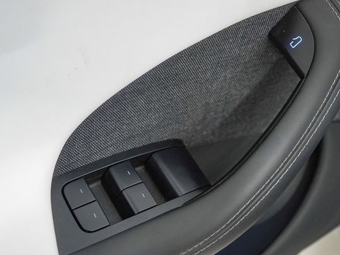 Used 2023 Tesla Model S Plaid image 21