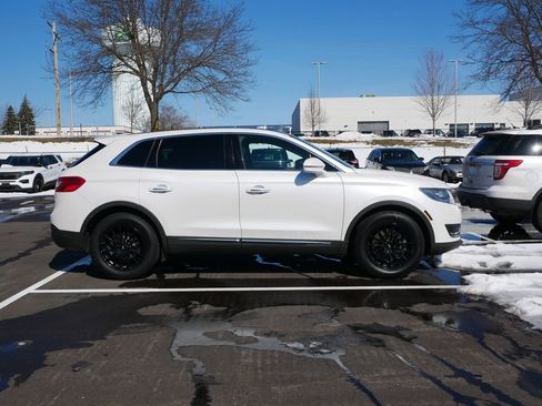 Used 2016 Lincoln MKX Reserve w/ Climate Package image 3