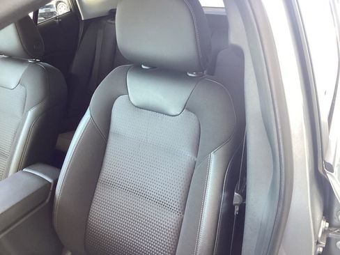 Used 2025 Chevrolet Trax LT image 11