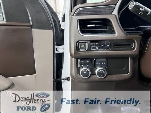 Used 2022 GMC Yukon SLT w/ SLT Premium Package image 26