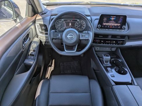 Used 2023 Nissan Rogue SV w/ SV Premium B Package FWD image 16