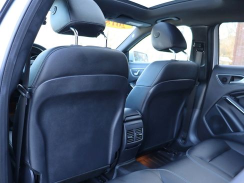 Used 2018 Mercedes-Benz GLA 250 4MATIC image 13