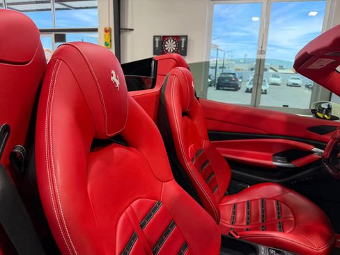 Used 2021 Ferrari F8 Tributo RWD image 44