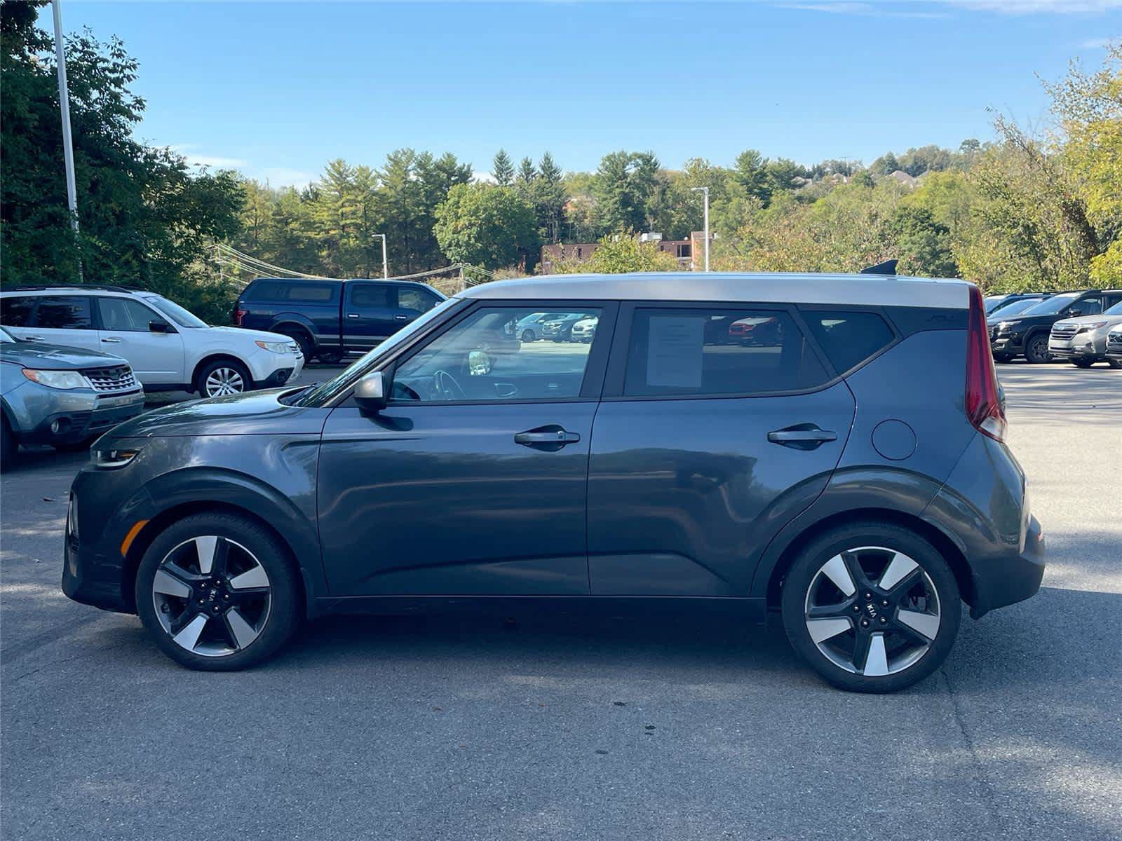 Used 2020 Kia Soul EX w/ Option Group 015 FWD image 2
